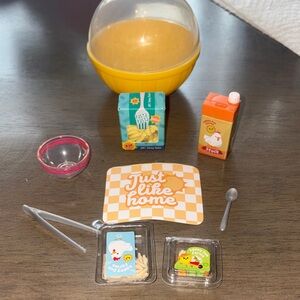 Mini Verse Make It Mini Food chicken noodle soup.